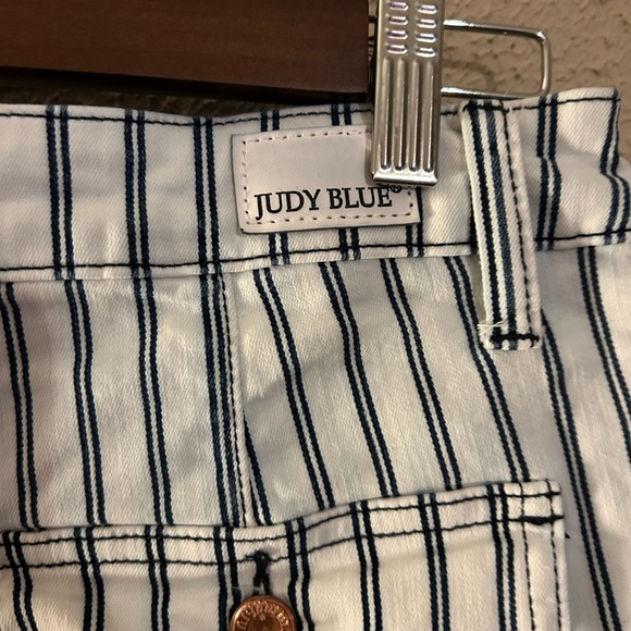 Judy Blue High Waisted White Navy Blue Stripe Shorts Rose Gold Buttons Size L - Picture 7 of 12